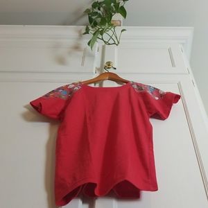 Cute vintage t from Korea. Good condition.